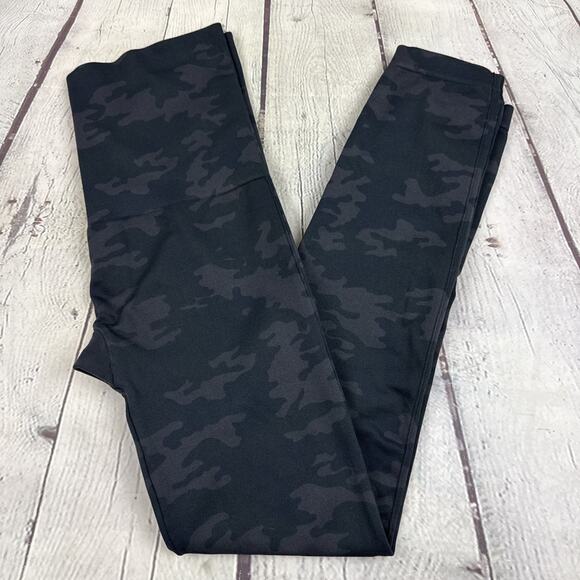 SPANX Leggings Women's Sz 1X High‎ Rise Look At Me Now Black Camo Tummy Control - Picture 1 of 9